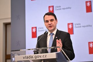 Macinka dělá z české diplomacie hospodskou provokaci. Vzkazem Söderovi a Dobrindtovi poškozuje zájmy země, kterou má zastupovat